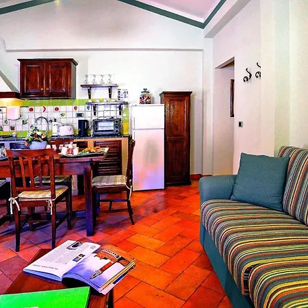 Borgo Grondaie Апарт-отель 3*